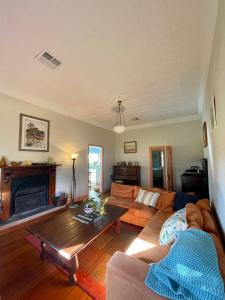 Loretta- a rustic country cottage