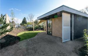 Awesome Home In Voorthuizen With Wifi