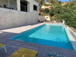 Appartement neuf dans maison - Taradeau