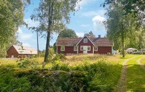 Nice Home In Lönsboda With Wifi