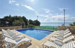 Stunning Home In Duce