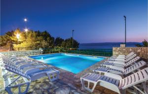 Stunning Home In Duce