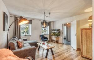 Beautiful Home In Nimsreuland With Wifi