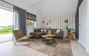 Nice Home In Kerkdriel With Kitchen