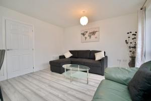 Clothier House - Stylish 3Bed Haven, WiFi & Driveway Parking
