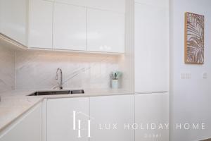 LUX The Creek Palace Residence Suite