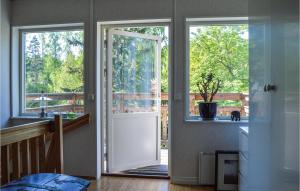 4 Bedroom Lovely Home In Mariefred