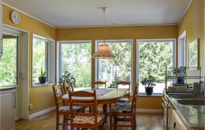 4 Bedroom Lovely Home In Mariefred