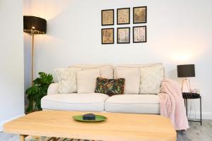 Hebden Bridge Haven - Stylish, Cosy, Canal Side, Pet Friendly