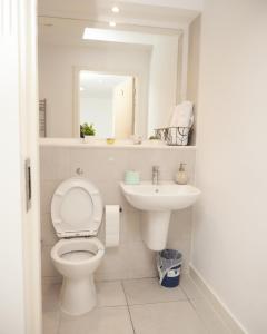 OBIS House&Suites - Luxury 2bed Duplex Apartment With Balcony