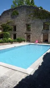 Séjour au pied du colorado provençal, avec piscine - 吕斯特勒