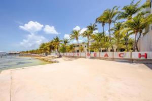 Babylon Beach Resort