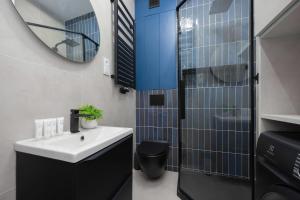 Apartament w Sercu Warszawy Biurko do Pracy Zdalnej by Noclegi Renters