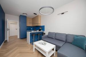 Apartament w Sercu Warszawy Biurko do Pracy Zdalnej by Noclegi Renters