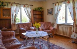 2 Bedroom Gorgeous Home In Alstermo