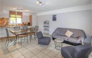 Maisons de vacances 3 Bedroom Nice Home In Saint-Thome : photos des chambres