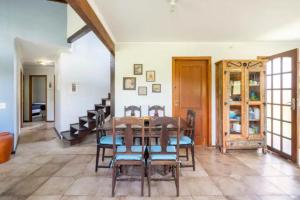 Casa rústica e aconchegante a 150 mts da praia