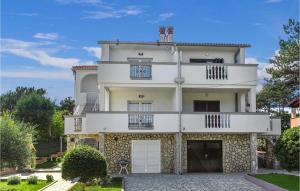 2 Bedroom Cozy Apartment In Silo 