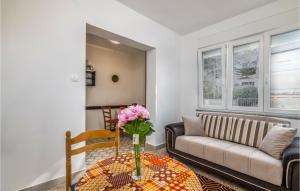 2 Bedroom Cozy Apartment In Silo