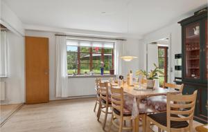 Cozy Home In Brovst With Kitchen