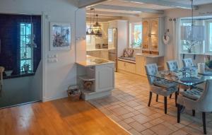 Lovely Home In Uddevalla With Kitchen