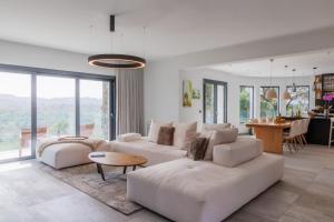 Zervos by Vintage Travel