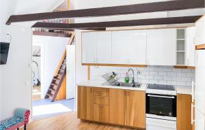 3 Bedroom Cozy Apartment In Visby