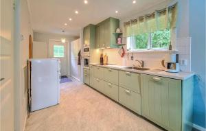 Lovely Home In Alingsås With Wifi