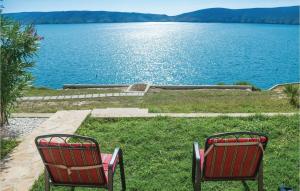 Stunning Apartment In Vlasici With Wifi