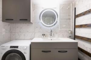 Athens Heart Stay 1BR Apartment in Koukaki by UPSTREET