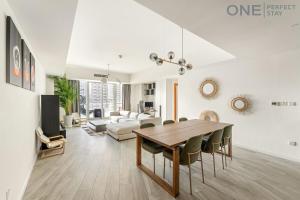 Stylish & Modern 3BR Apartment in Marina Stunning Views