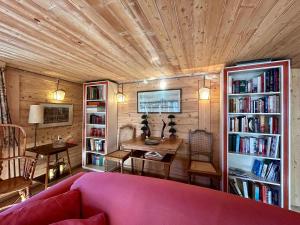 300 years old Chalet close to Center ski-lift