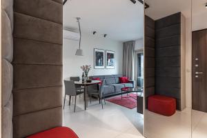 P&O Apartments Mennica Residence VIII