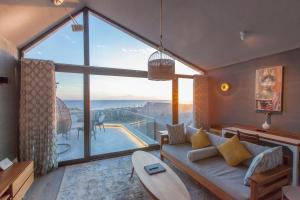 Stylish Seaview 2BR Soma bay Villa with Free Pool & Beach