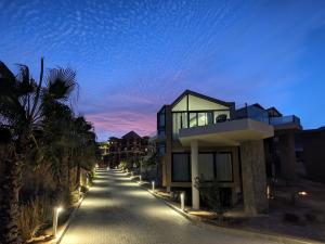 Stylish Seaview 2BR Soma bay Villa with Free Pool & Beach