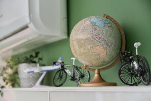 Lively Green Apartment in Wrocław with Balcony and Desk by Noclegi Renters