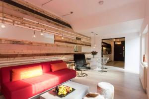 Quiet Queens Park Courtyard Flat