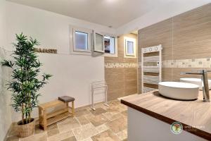 Maisons de vacances GRAND GiTE MARIE-THE : photos des chambres