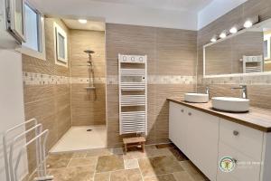 Maisons de vacances GRAND GiTE MARIE-THE : photos des chambres