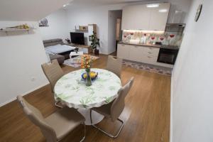 Apartments Mak 