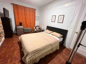 Large and spacious room facing a beautiful park minutes away from Manhattan - Morris Heights