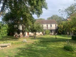 Hotels Logis Auberge De Launay : photos des chambres