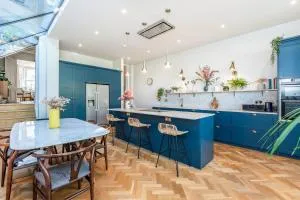 Newly renovated 4 bed home - North London - 芬奇利