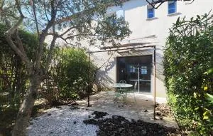 Lovely Home In Saint Laurent De La Ca - 圣洛朗-德拉