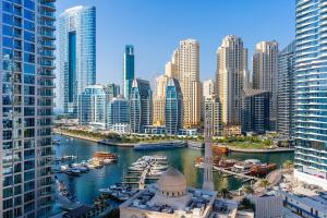 Luxury 3 bedroom with Stunning Full Marina View in Dubai