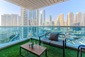 Luxury 3 bedroom with Stunning Full Marina View in Dubai