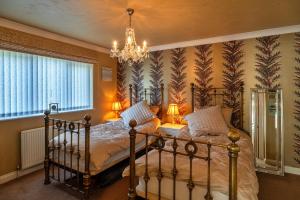 Finest Retreats - Harvest Moon