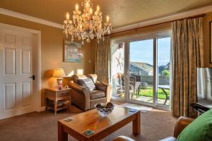 Finest Retreats - Harvest Moon