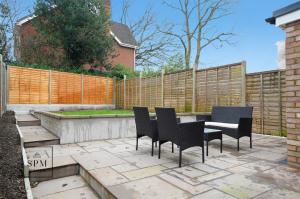 4 Bed House - Long Stays Welcome - Smart TVs in Each Bedroom - Parking