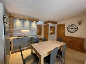 Appartement familial 6 pers. avec piscine, balcon et parking à Crest-Voland - FR-1-733-127